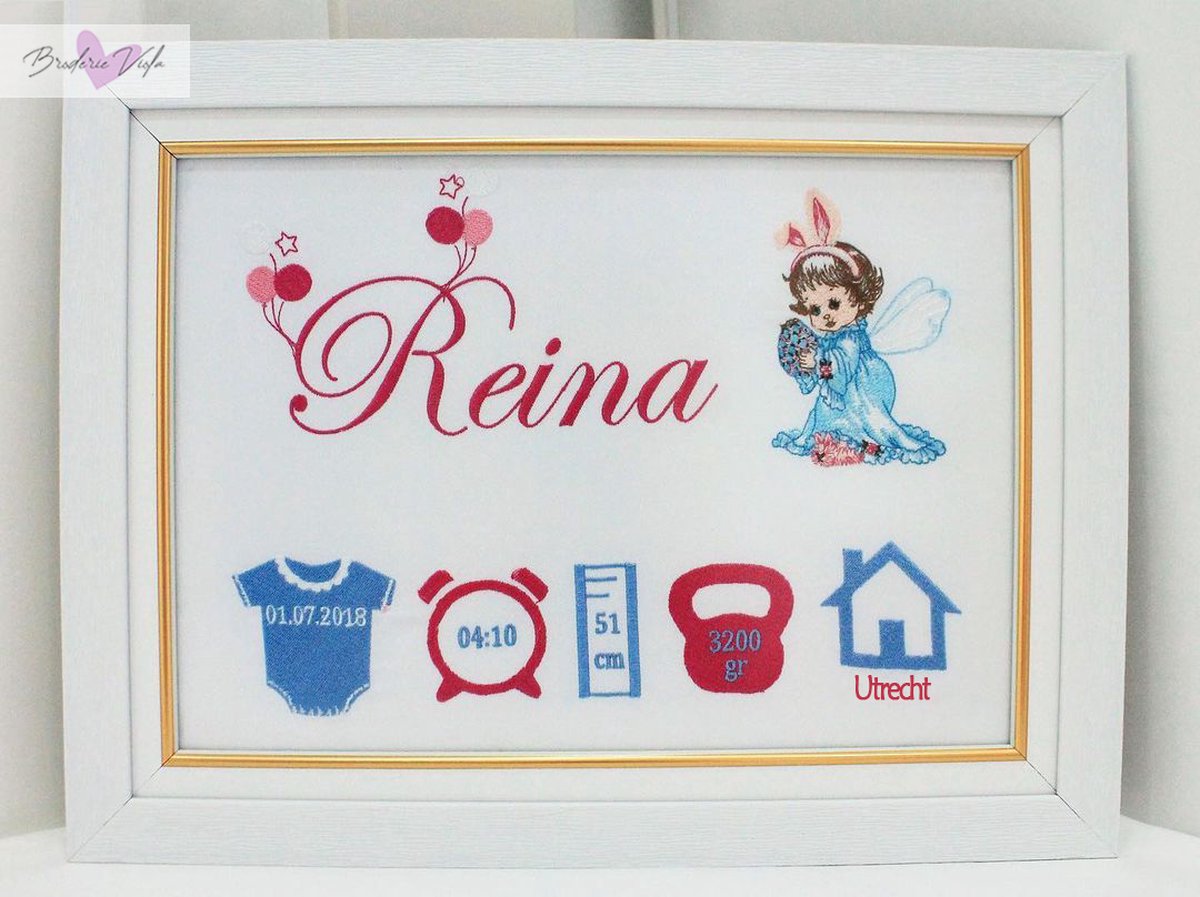 Gepersonaliseerde cadeau borduurwerk lijst met een engel 35x45cm/Personalized gift embroidery frame with an angel 35x45c