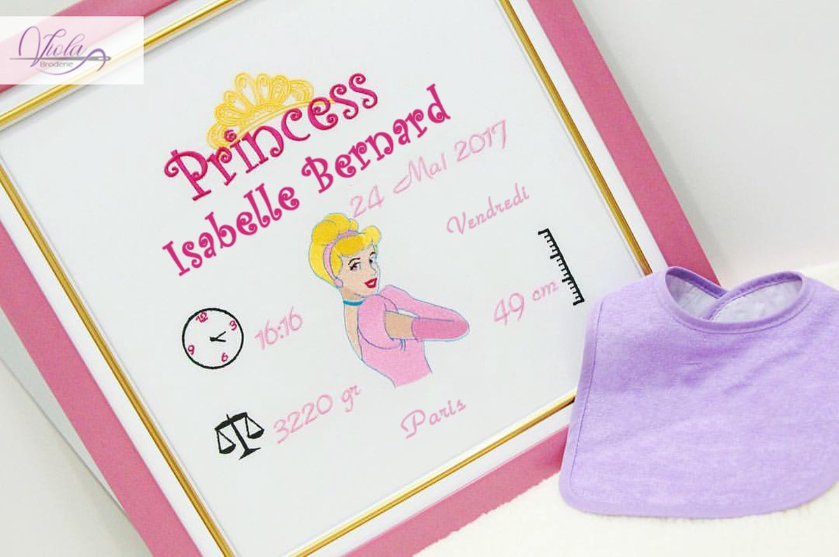 Persoonlijk cadeauborduurwerk in een frame met een prinses 35x45cm/Personalized gift embroidery frame with a princess 35x45cm
