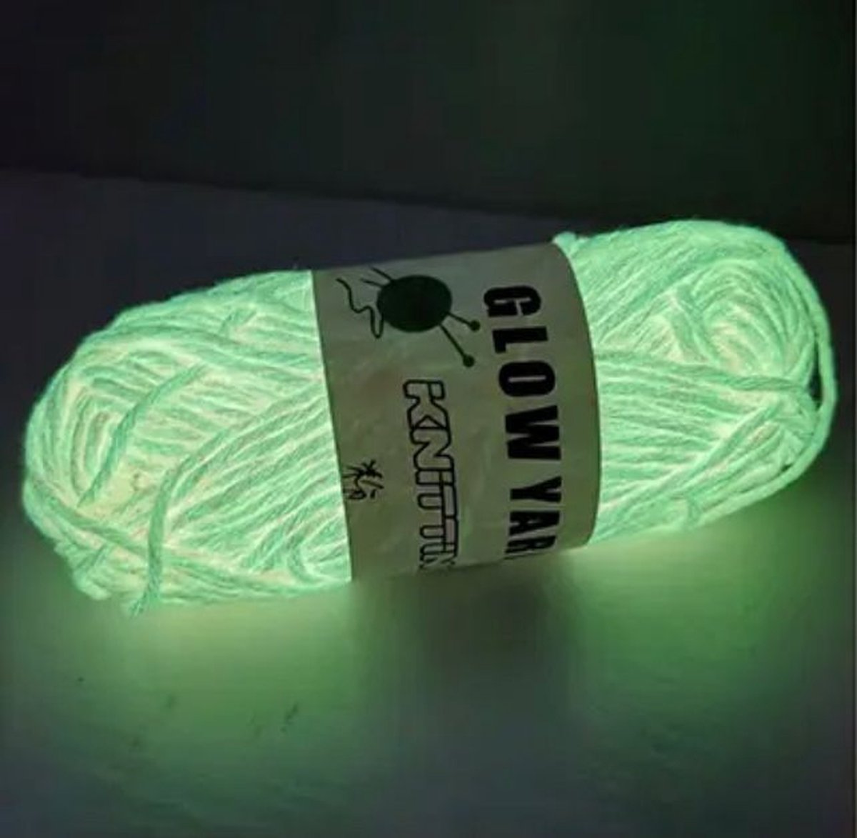 Glow in the dark - Wol - Garen - 53 meter lang - 2mm - Roze