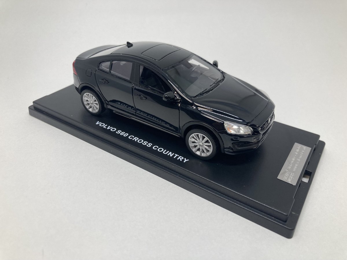 VOLVO S60 Cross Country - zwart - schaal 1:43