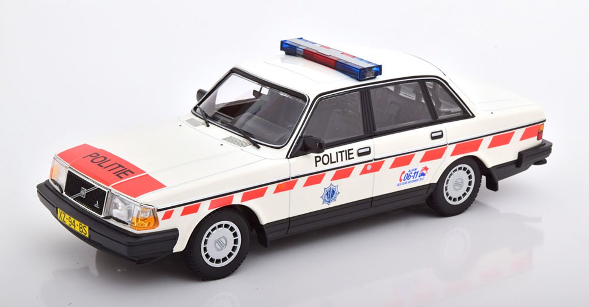 Volvo 240 GL ‚Politie Netherlands‘ 1986 - 1:18 - Minichamps