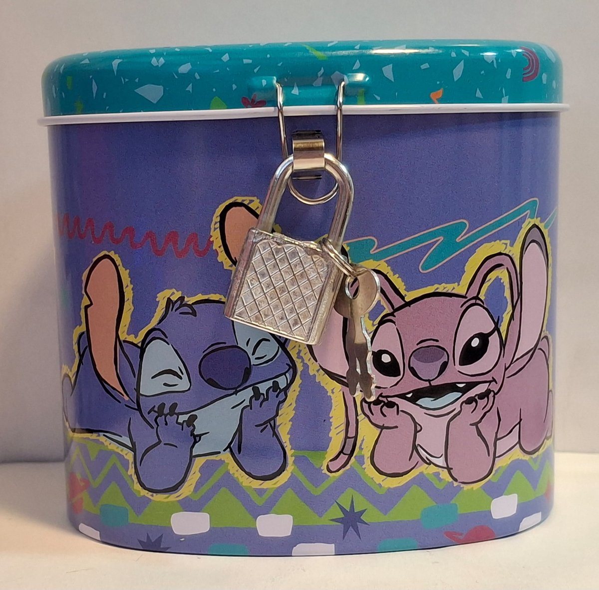 Spaarpot met slot voor kinderen - Stitch en Angel samen lachend