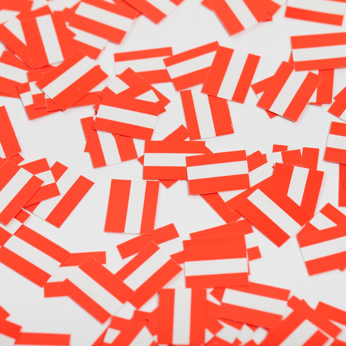 150 stuks Tafel confetti papier Oostenrijk - Hapjes Cocktail Tapas Zomer Terras EK WK Voetbal Decoratie Tafelconfetti