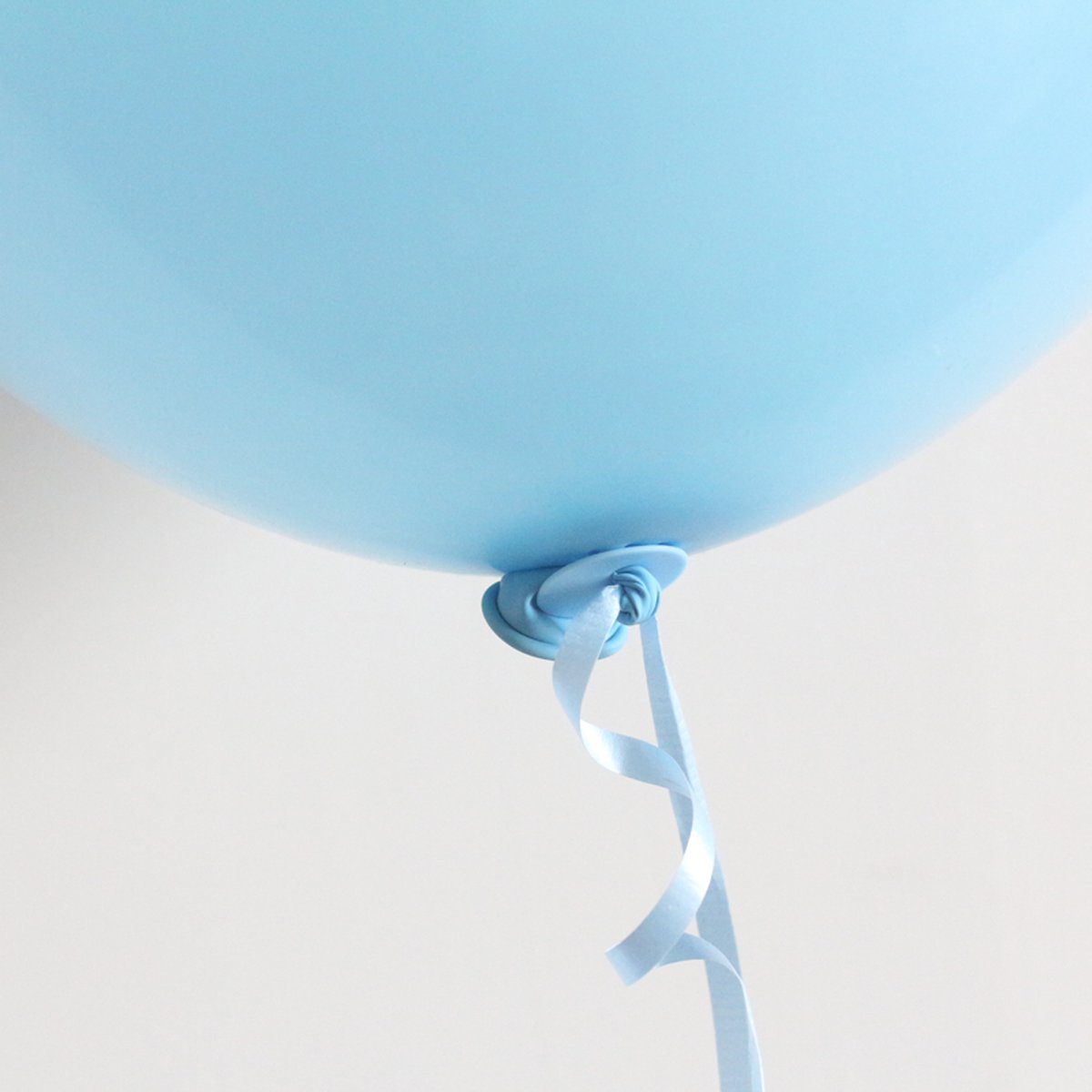 300x Automatische ballon snel sluiter met lint Licht Blauw - Ballonnen Feest Knopen