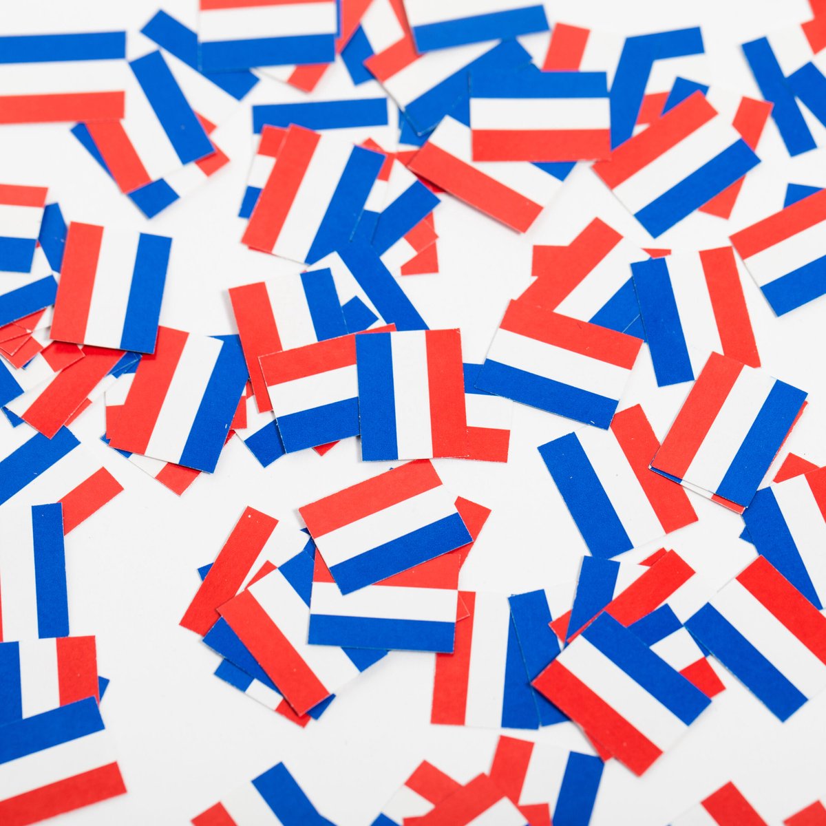 450 stuks Tafel confetti papier Frankrijk - Hapjes Cocktail Tapas Zomer Terras EK WK Voetbal Decoratie Tafelconfetti