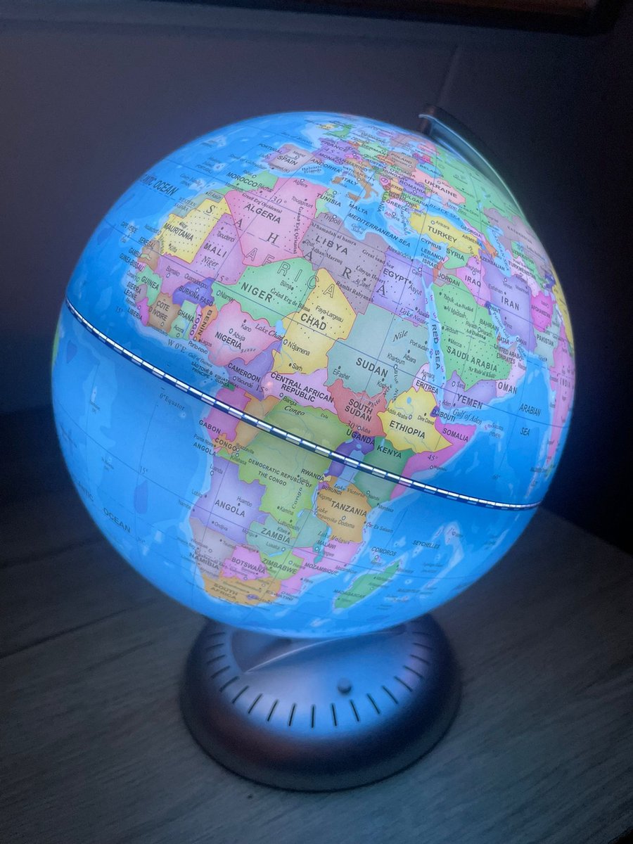   Met Verlichting LED + Landeninfo - Engelstalig - Geen Stopcontact Nodig - Educatieve Globe - Duidelijk Voor kinderen - 20CM