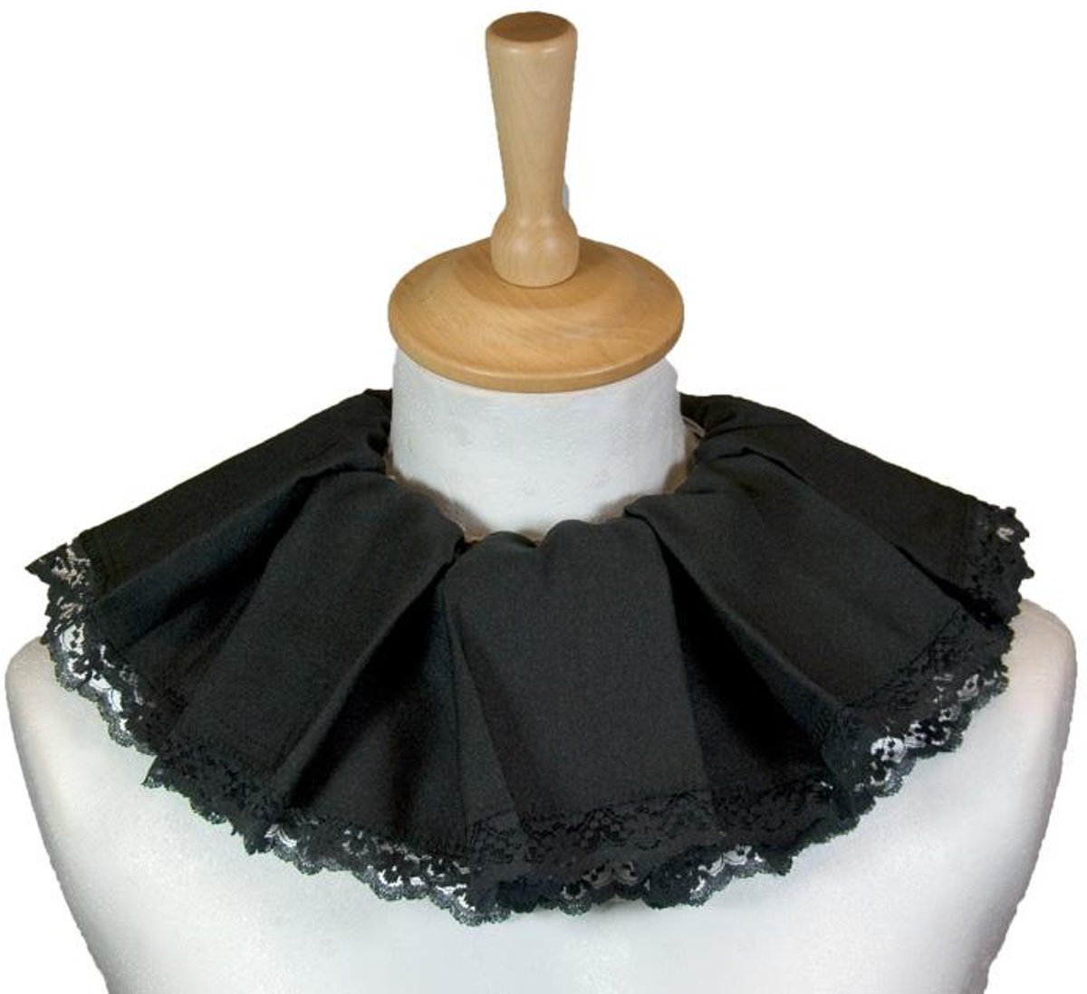 Piet kraag geplooid met kant zwart