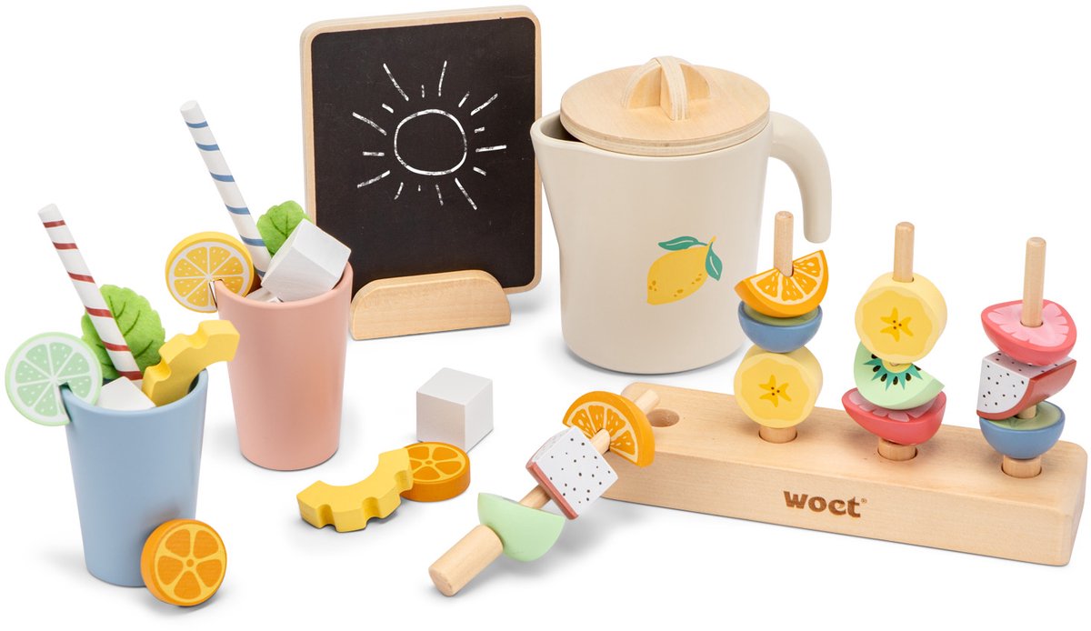 Woet® Houten Zomer Feestje Speelset - Limonade Kraampje - 37-delige Set inclusief Fruitspiesjes, IJsblokjes, Bekers, Schenkkan en Krijtbordje - Speelgoedeten en drinken - Rollenspel Speelgoed - Vanaf 3 Jaar