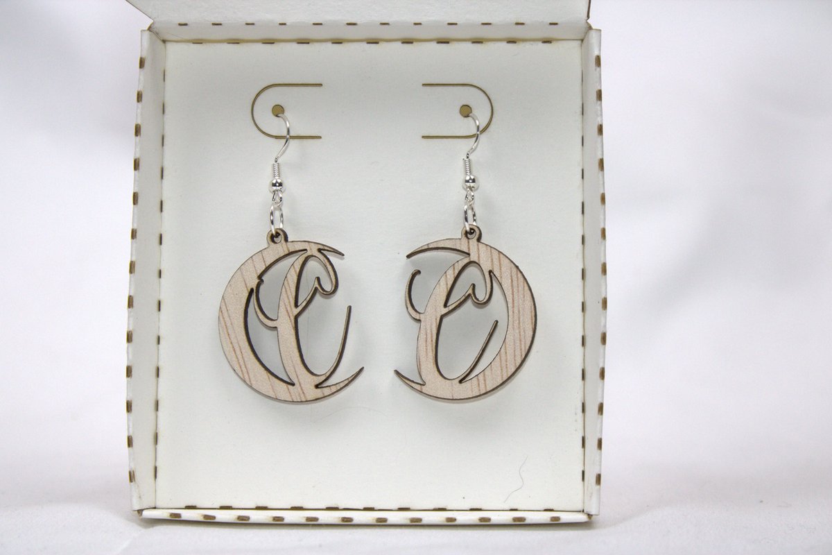 oorbellen alfabet Letter C