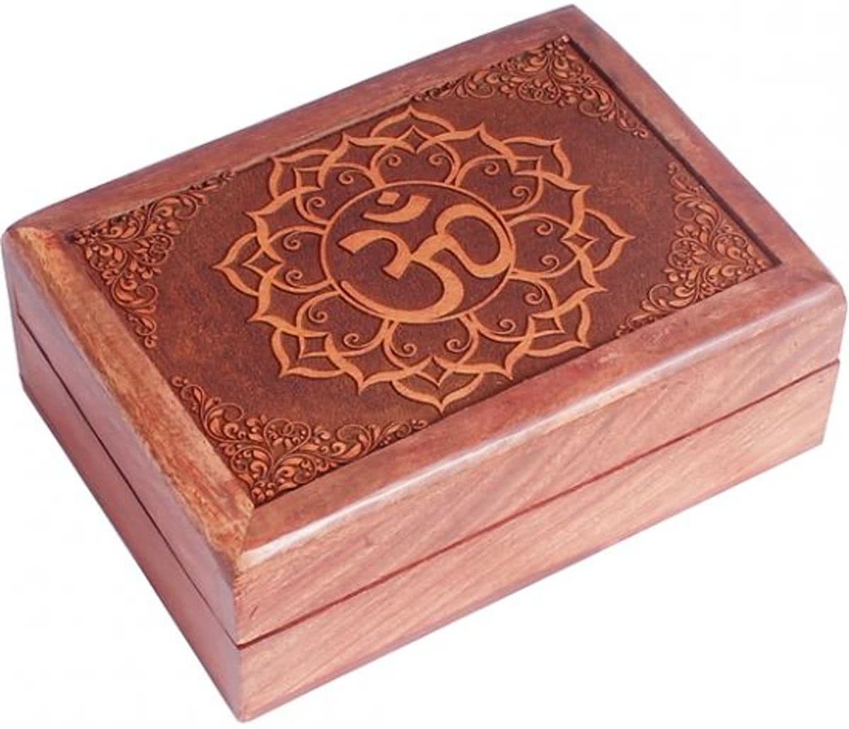 Tarotdoos OM gegraveerd