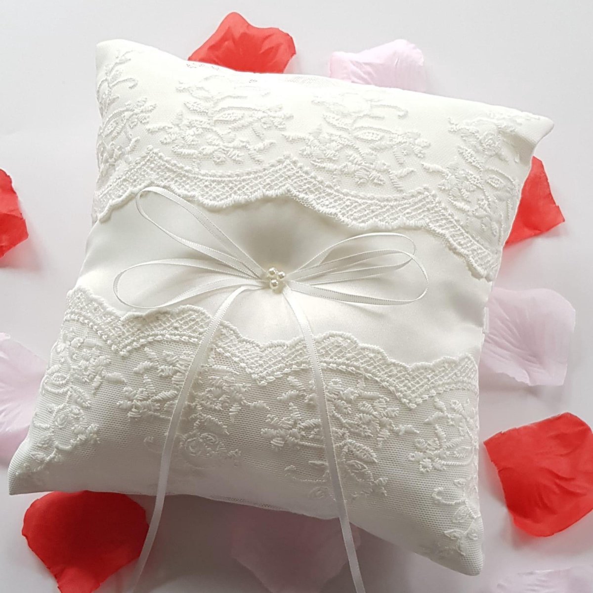 Mooie Trouwring Kussen Wit Luxe formaat - Bruiloft Ringkussen  - Ringenkussentje - Ring Houder Ivoor Wit 20x 20CM