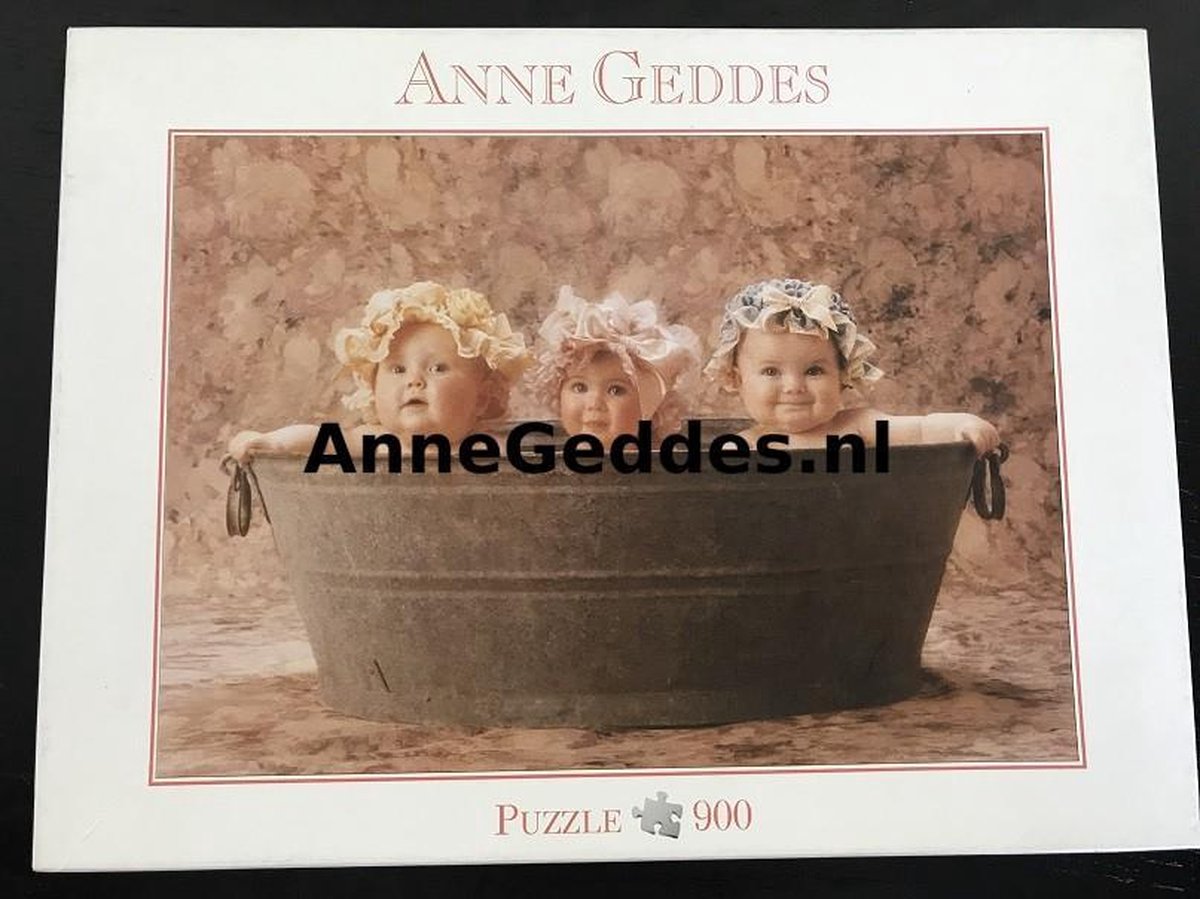 Anne Geddes - 57635 – puzzel / puzzle / legpuzzel – Blatz – Drie babys in bad – 900 stuks