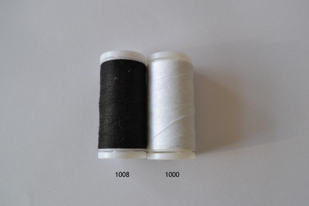 Artifil - set wit en zwart garen - universeel naaigaren geschikt voor naaimachine en handnaaien - polyester - 2x 200m