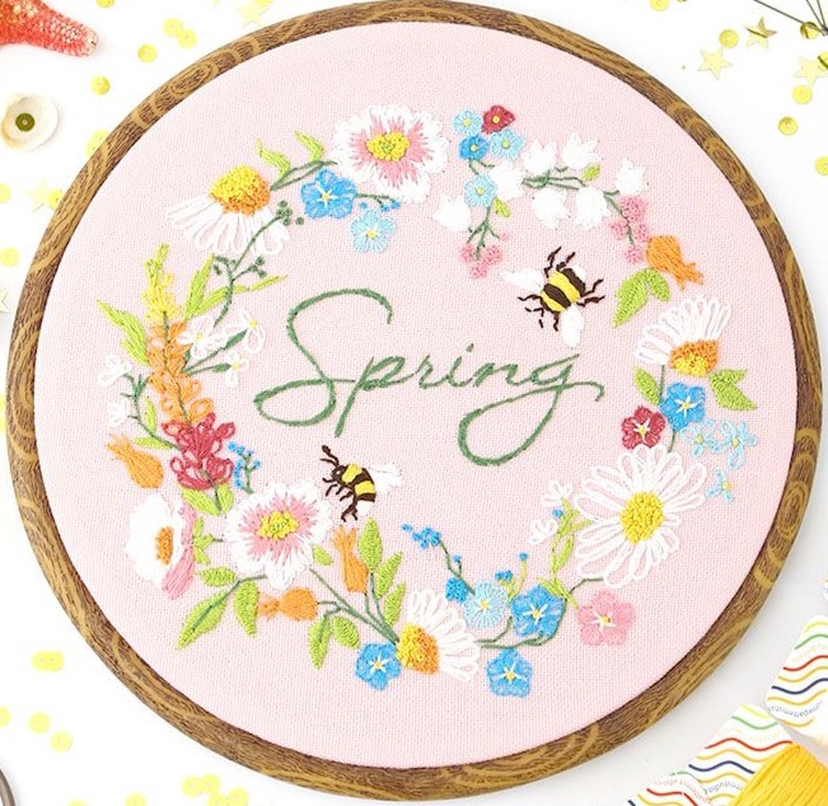 Borduurpakket vrij borduren - Awesome Pattern Studio - Spring Wreath - Lente krans