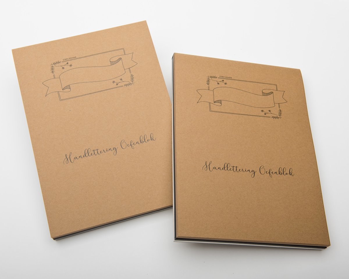 Oefenblok A4 Handlettering + Sakura Pigma Micron set fineliners 01, 05 + Gratis Brushpen