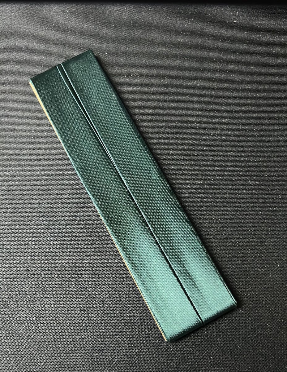 bieslint satijn donker groen