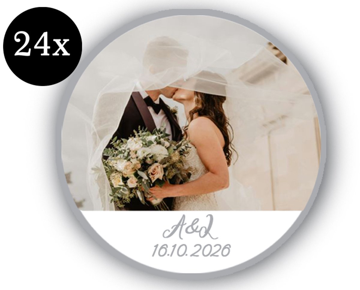 24XSluitstickers-Gepersonaliseerde bruiloftstickers–40mm mat-traktatie sticker-met foto, initialen en trouwdatum-mat-jullie bruiloft-gepersonaliseerde stickers