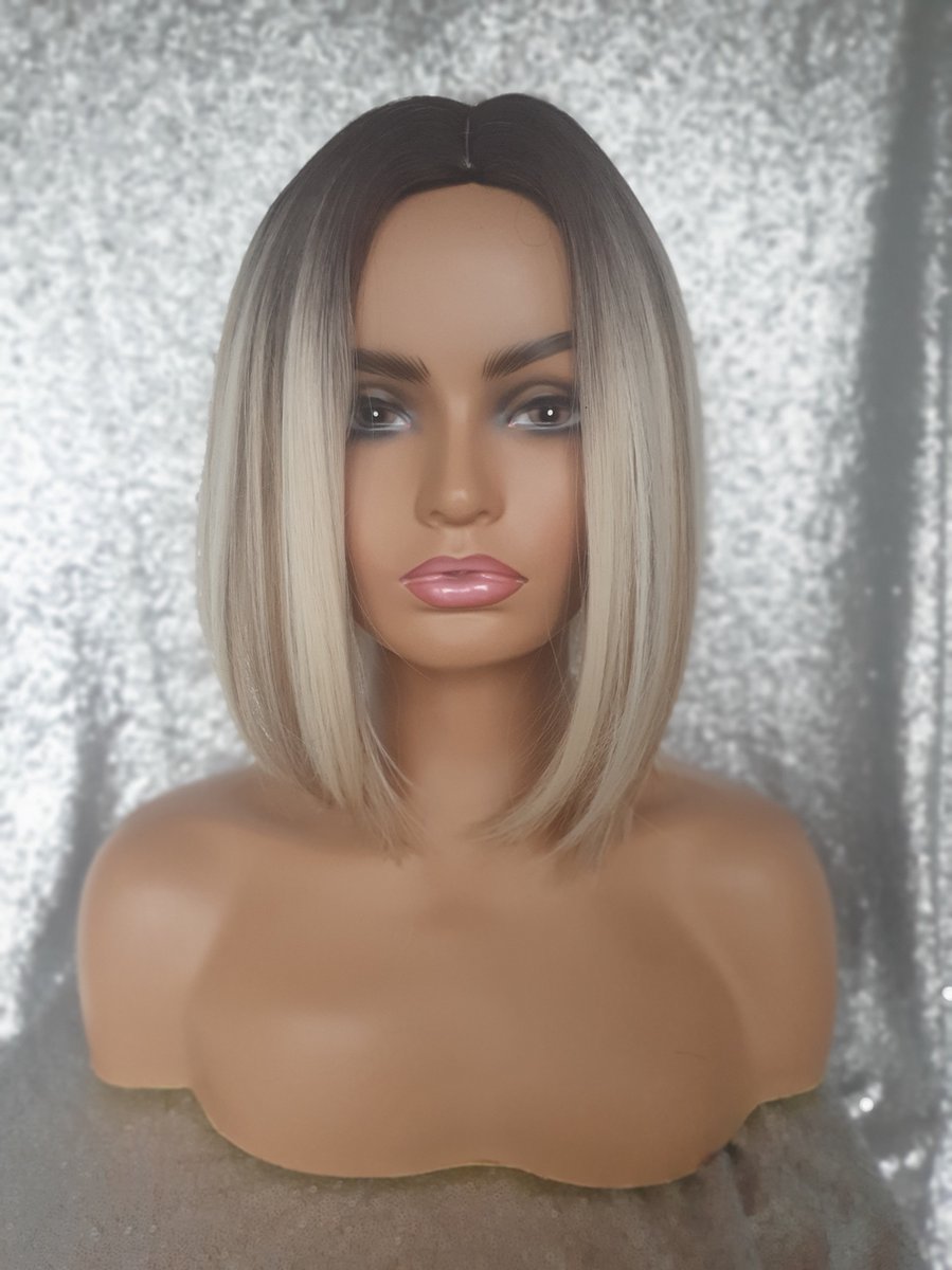 Luxe Pruik - Wit Blond Mix- Boblijn - Steil - Universeel - Pony - krullen en stijlen tot wel 160 graden