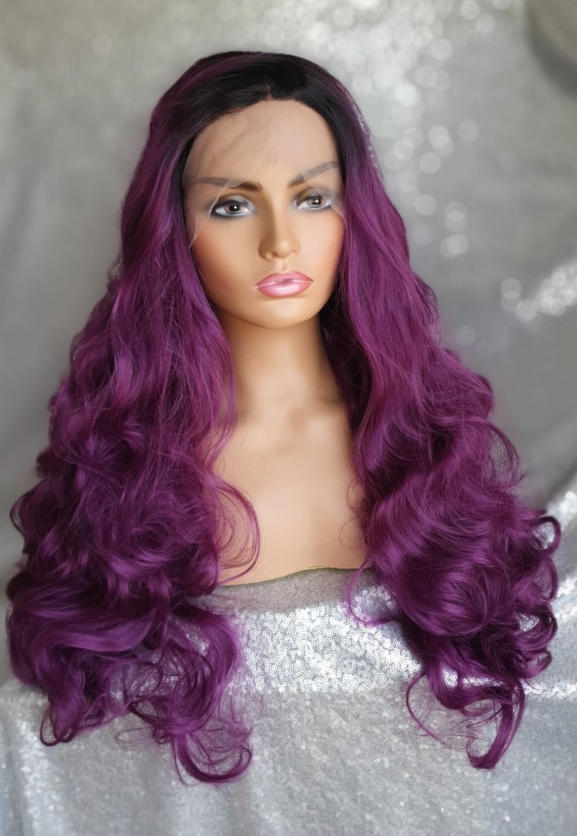 Luxe pruik - dames - Paars - lang haar - Krul - lacefront - krullen en stijlen tot wel 160 graden- handgeknoopt - scheiding aanpasbaar
