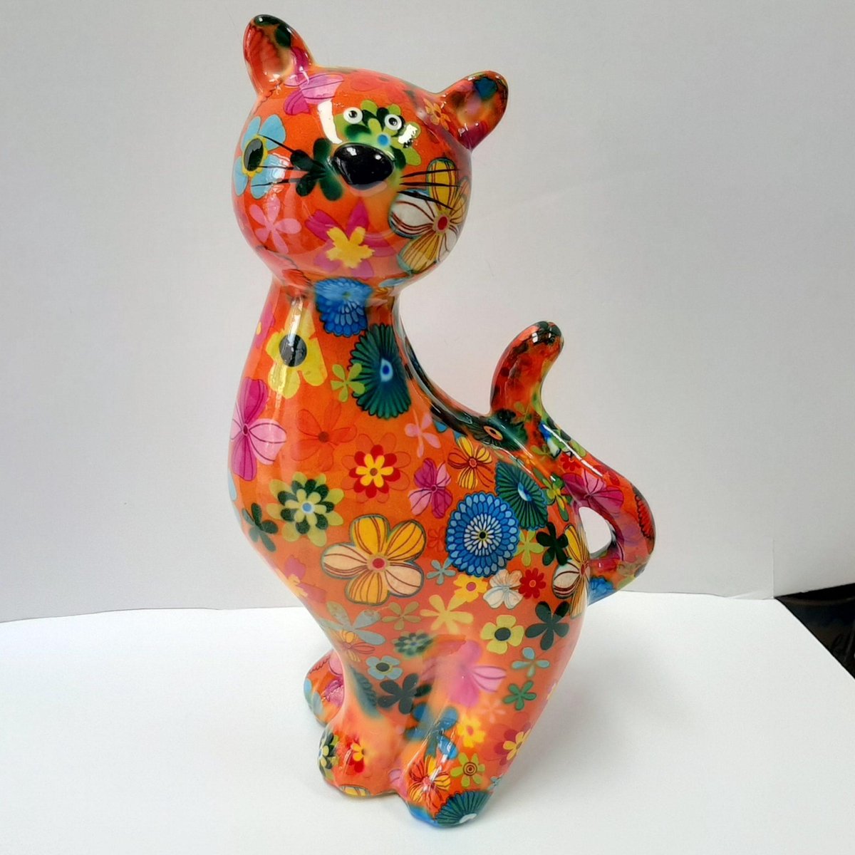  kat oranje gebloemd 25cm hoog