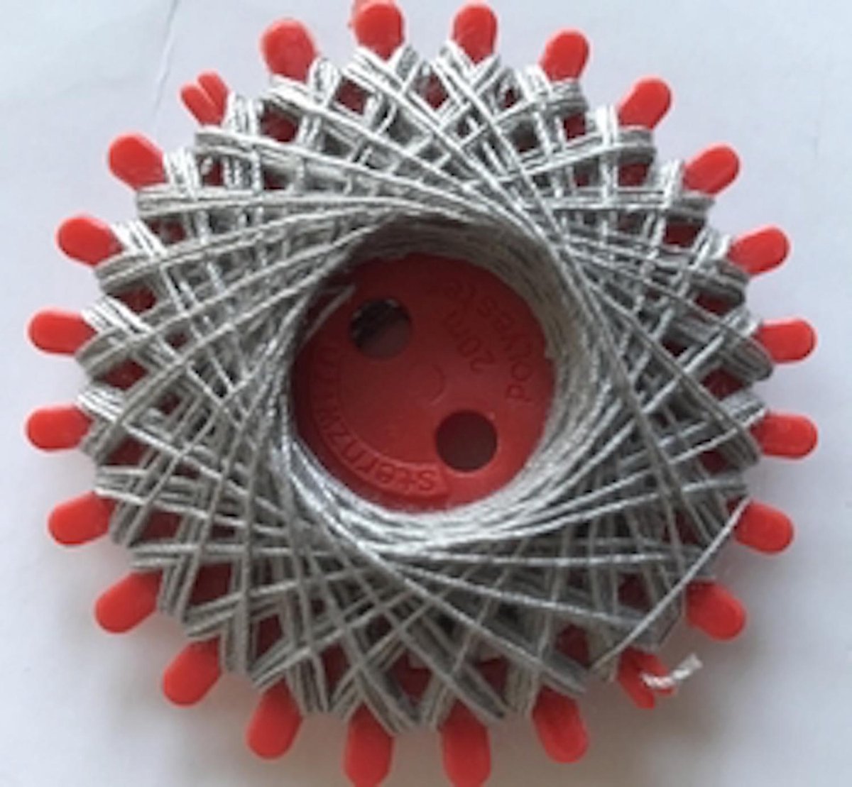 Ijzergaren - lichtgrijs - 20 m - ijzersterk grijs - 100% polyester 20/3 - sterk garen voor tassen, tentdoek, etc.