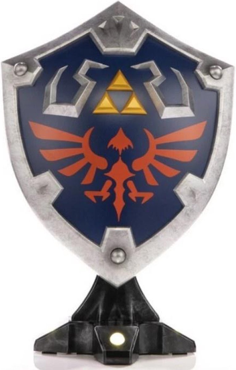 The Legend of Zelda Breath of the Wild PVC Statue - Hylian Shield Collectors Edition