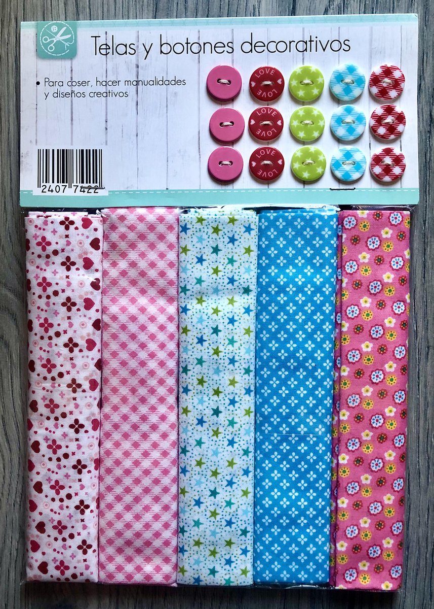 Knopen decoratie set met 15 knopen en 5 stukken stof van 50x50cm