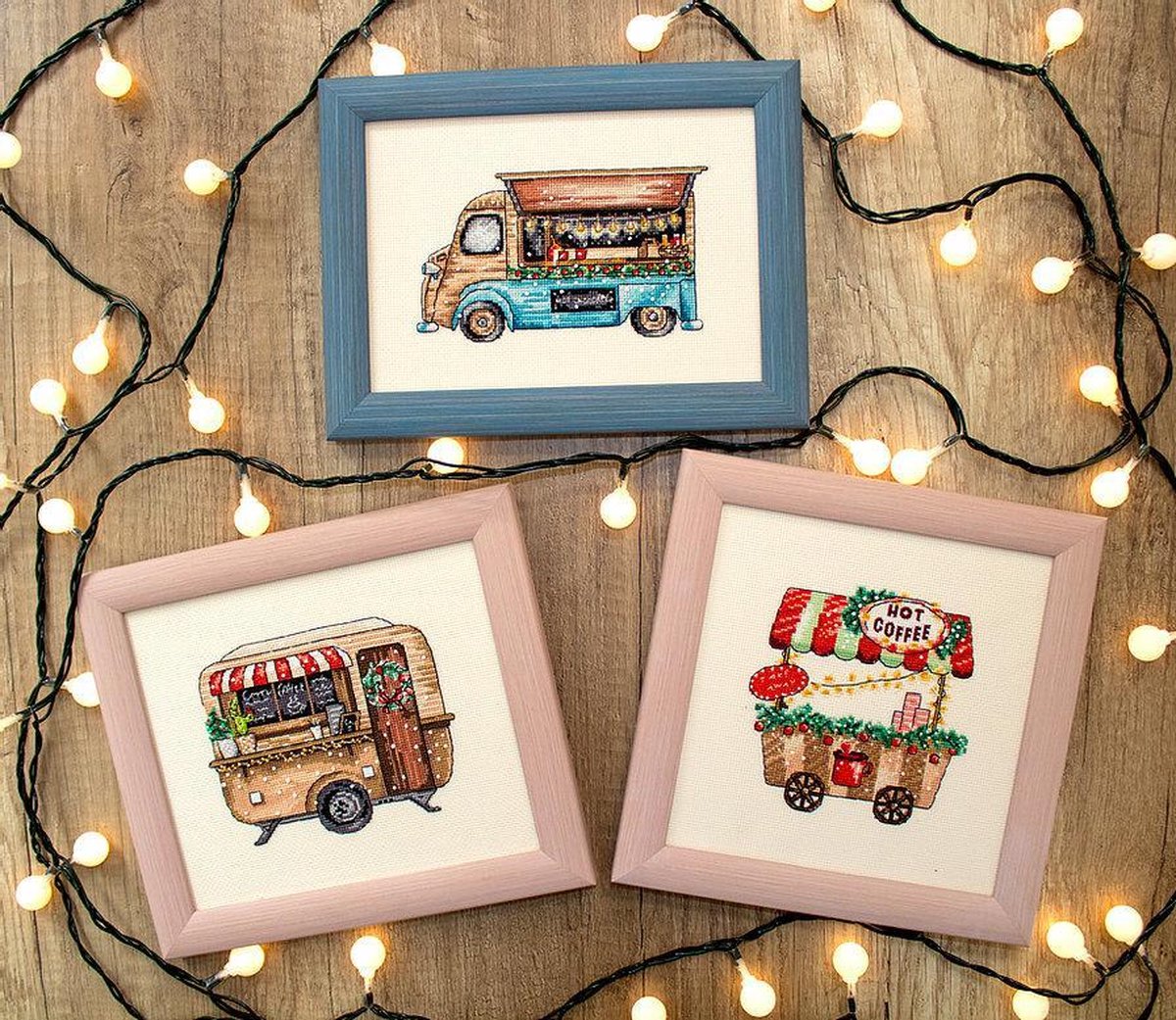 Borduurpakket LETISTITCH 8001 Happy Holidays