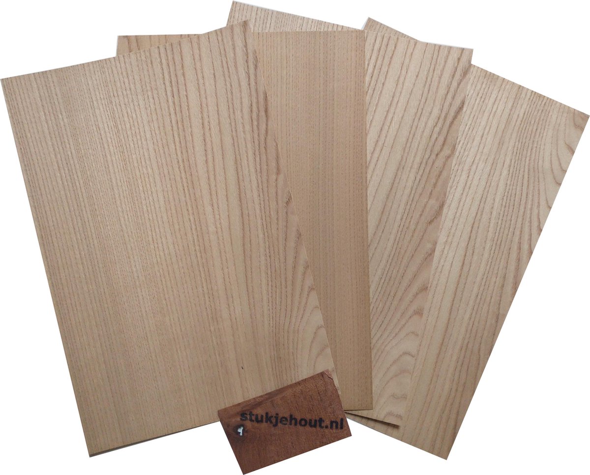 Fineer: 4 vellen Kastanje fineer van stukjehout.nl