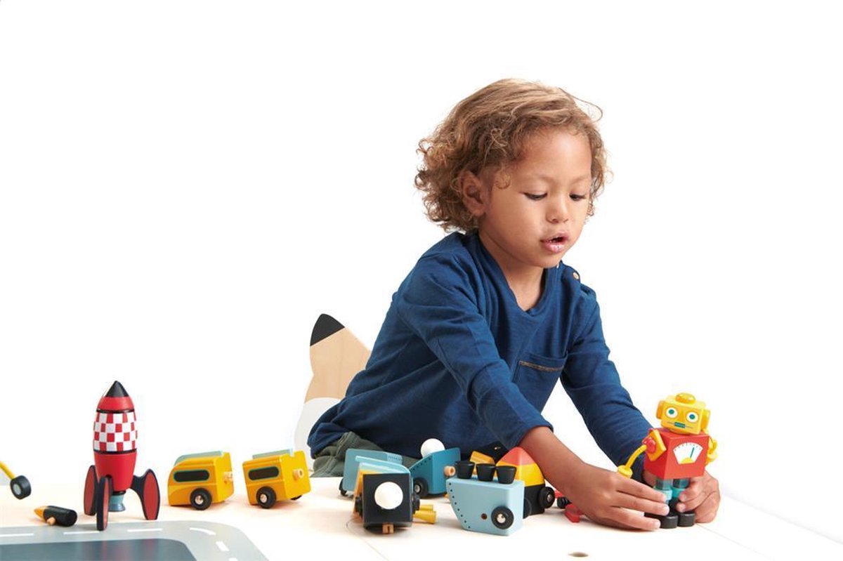 Tender Leaf Transport: SPACE RACE 22x17x8,5cm, in hout, in doos 23,5x9,4x21,2cm, 3+