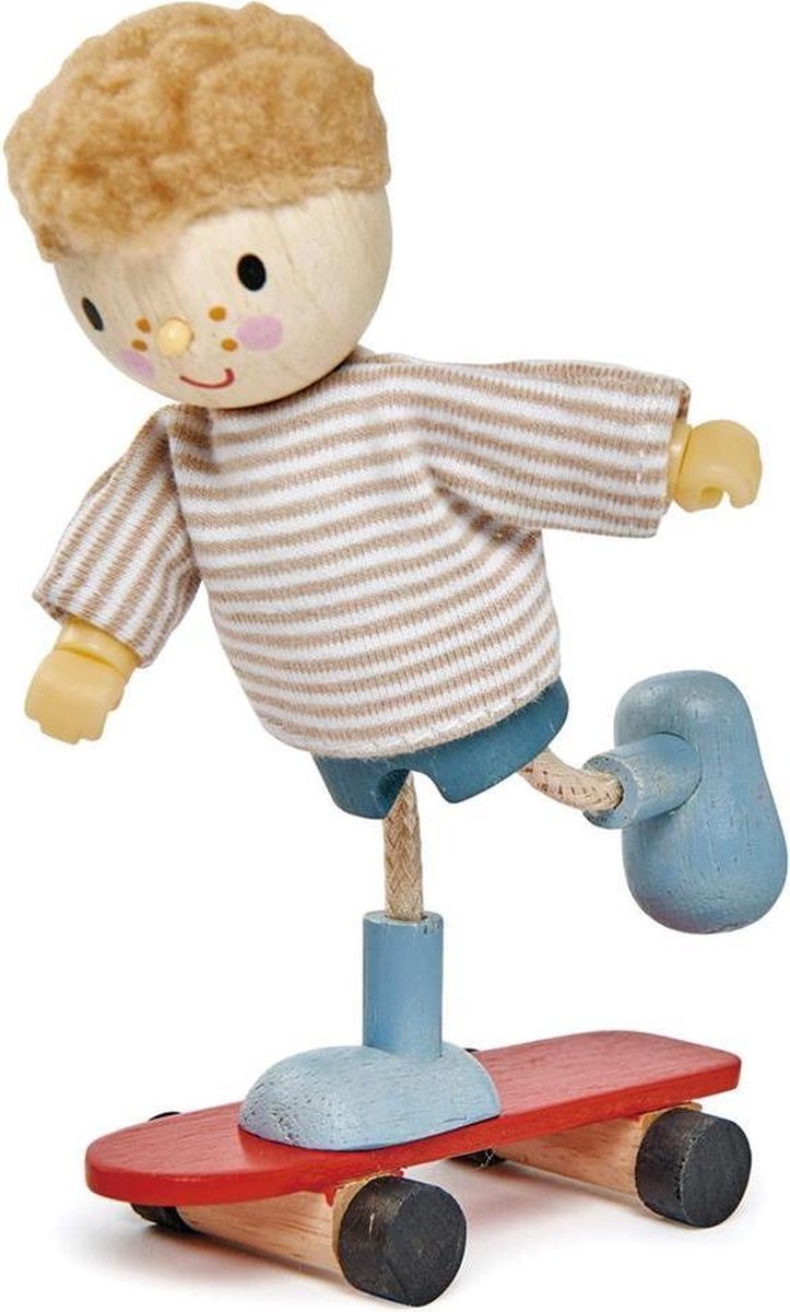 Tender Leaf Toys Poppenhuispop Jongen Op Skateboard Hout 9x3,5x10 Cm