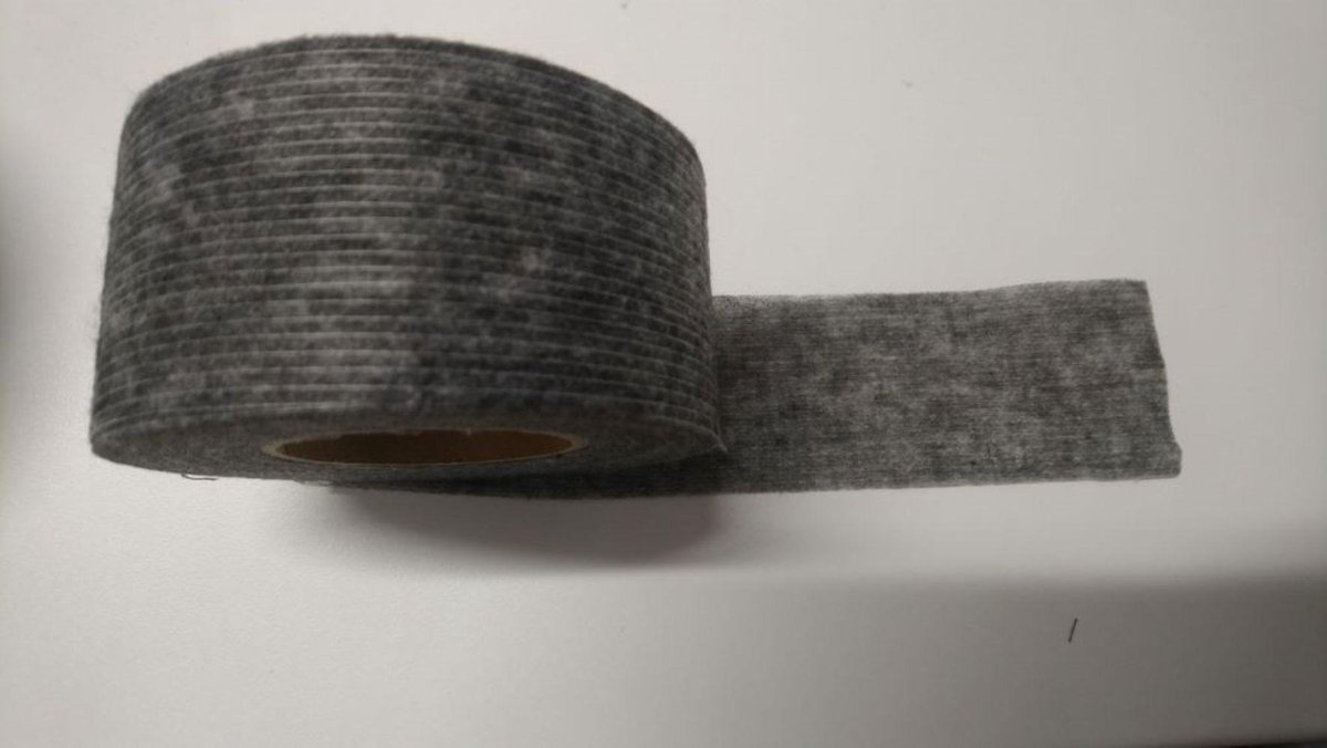 Vlieseline H410 Zoomband 5cm breed, Zwart, met strepen in de lengte, Per Meter.