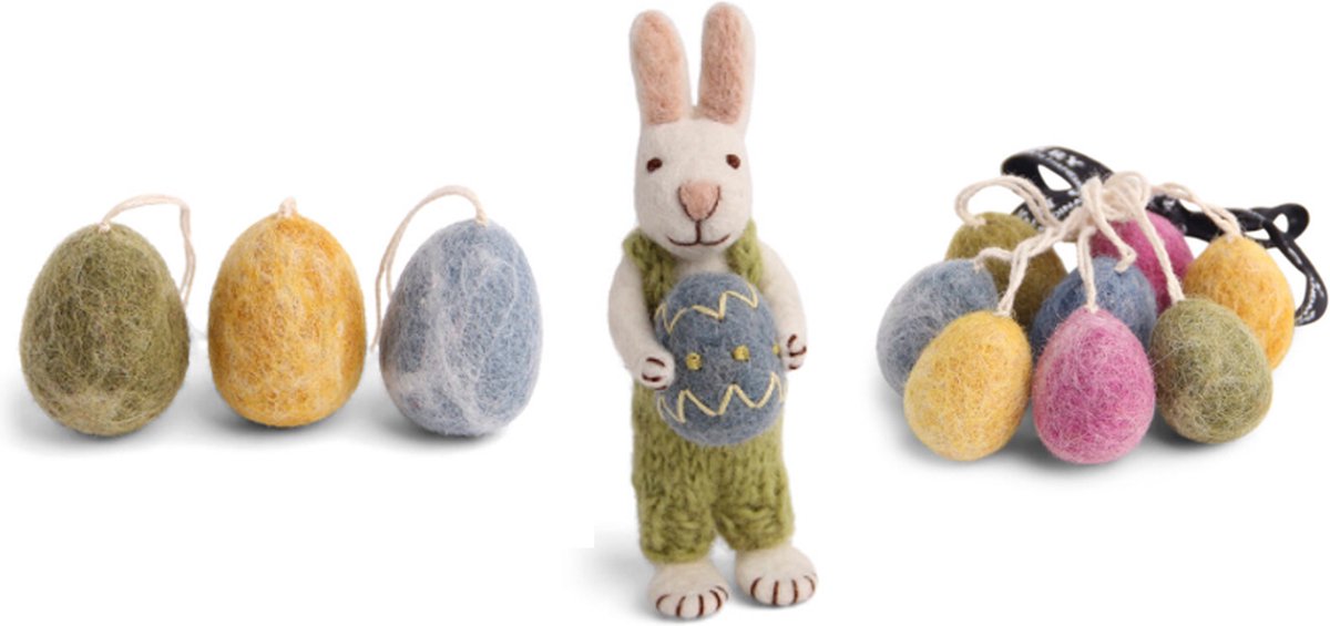 Grote en Kleine Paaseitjes in Vrolijke Voorjaarskleuren en Witte Paashaasje met groene broek & blauw eitje - Vilten paastakdecoratie - set van 12 hangertjes - Fair Trade - Scandinavisch design