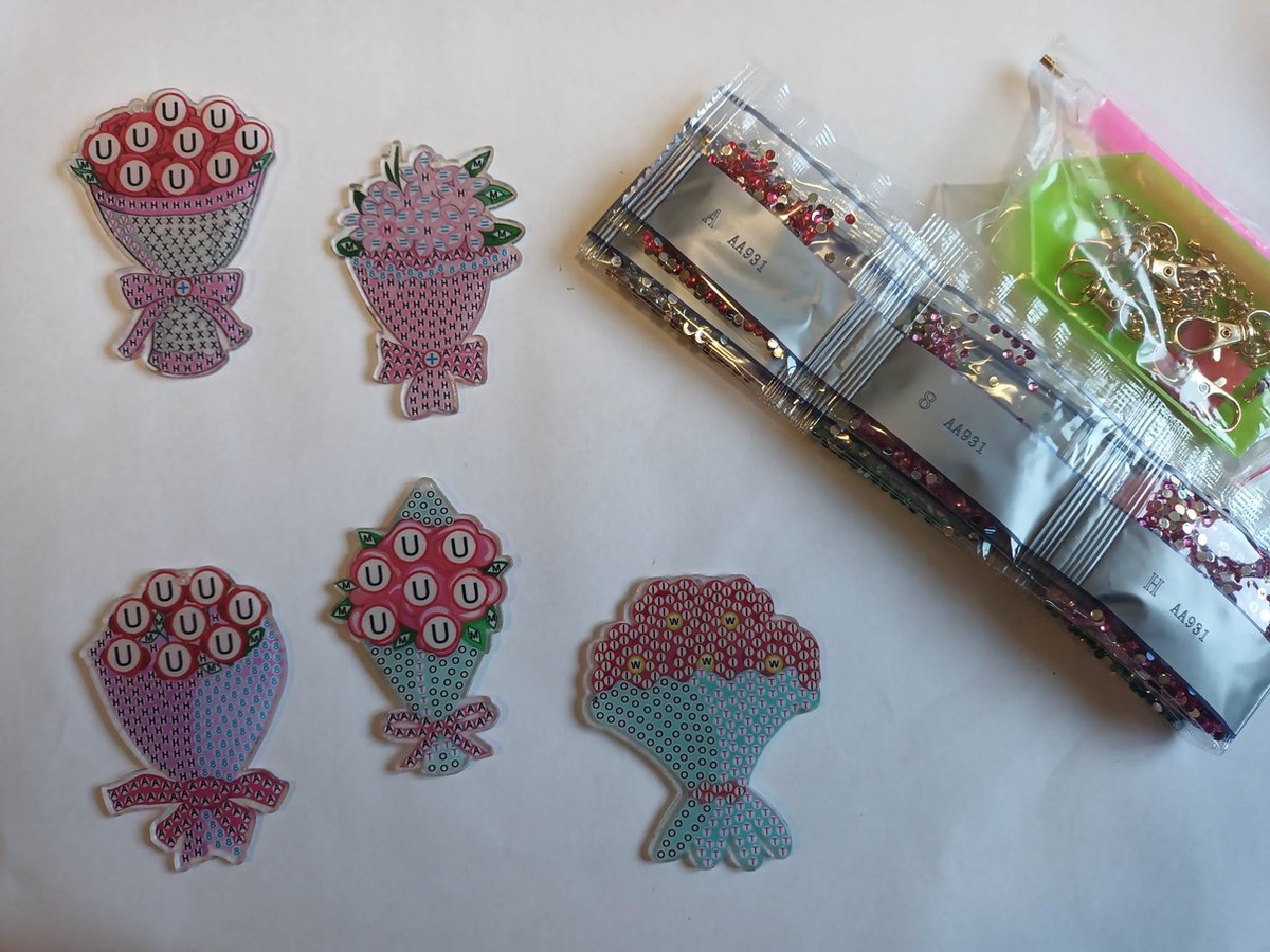Diamond Painting Sleutelhangers - Maak zelf de Mooiste sleutelhanger - Boeket bloemen - 5 Stuks